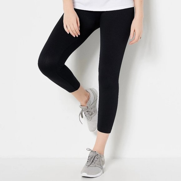 Breezies Tummy Smoothing Seamless 3/4 Cropped Leggings  11317 - Picture 1 of 3